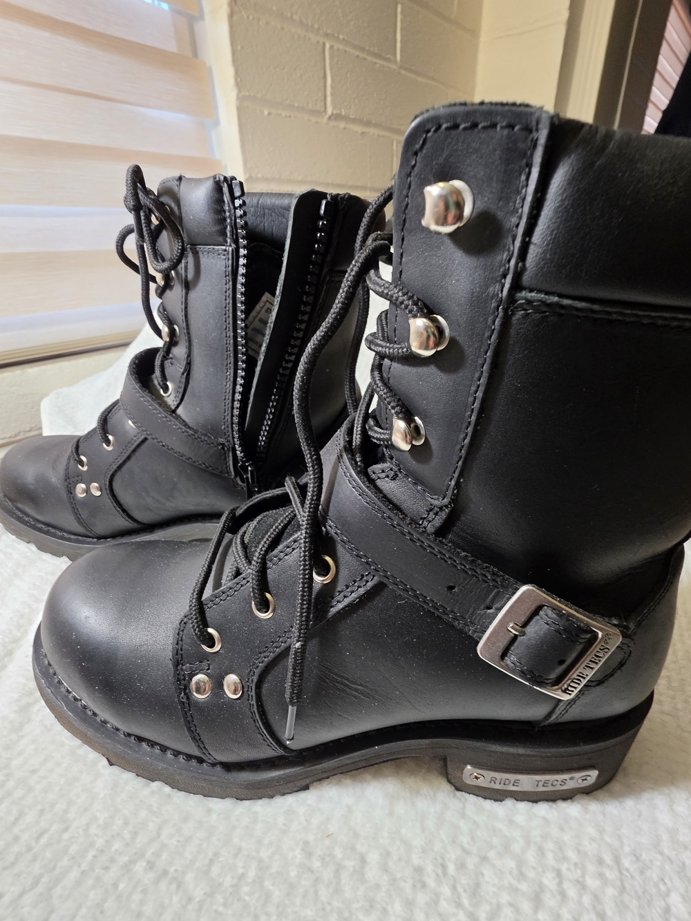 Men's 9.5 Black Leather Lace-Up Combat / Motorcycle Boots Steel Toed